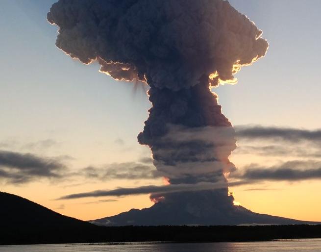 На Камчатке шесть поселков посыпало пеплом Шивелуча